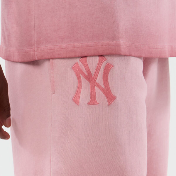 NEW ERABermudas"MLB WASHED LOGO SHORT NEYYAN PKR"color rosa