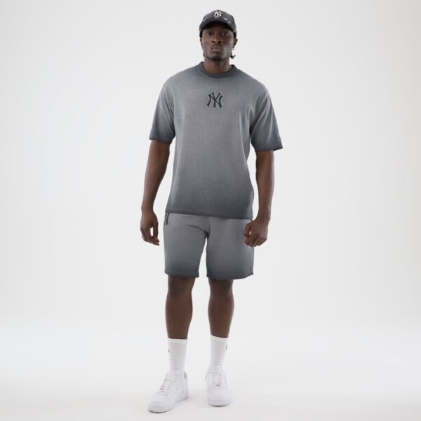 NEW ERACamiseta"MLB WASHED LOGO TEE NEYYAN BLK"color negro lavado