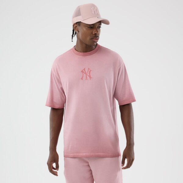 NEW ERACamiseta"MLB WASHED LOGO TEE NEYYAN PKR"color rosa