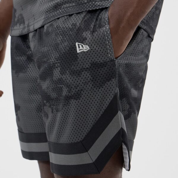 NEW ERABermudas"NE AOP MESH SHORT NEWERA BLK"color negro