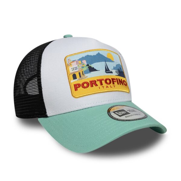 NEW ERAGorra"NE LOCATION PATCH TRUCKER NEWERA GRC"color verde