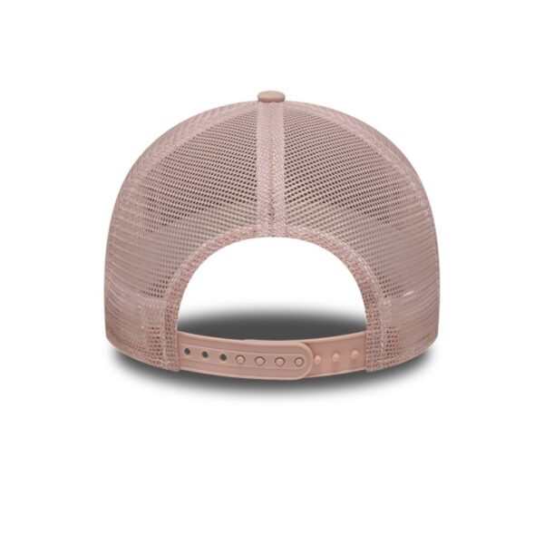 NEW ERAGorra"OUTLINE EF TRUCKER NEYYAN PKRWHI"color rosa