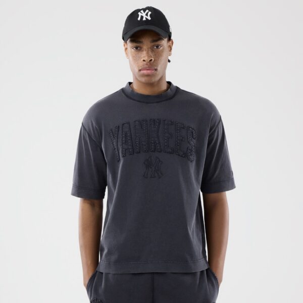 NEW ERACamiseta"MLB WASHED BOXY TEE NEYYAN BLK"color negro