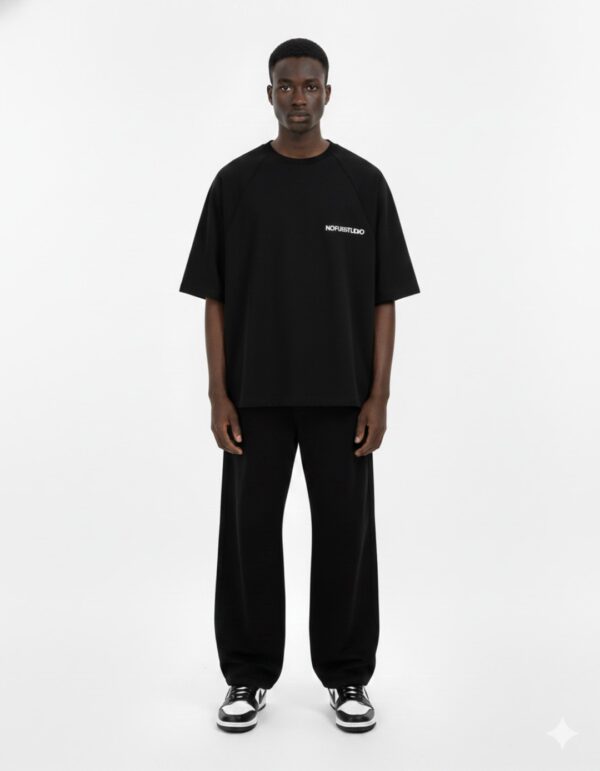 NOFUSSCamiseta"Tonight Cropped Tee"color negro