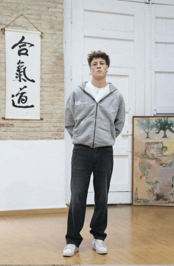 NOIR ESSENCESudadera"Shibuya Zip Hd Grey"color gris