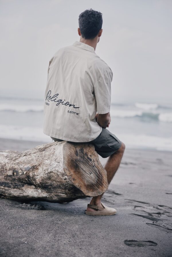 RELIGION Camisa " EMBROIDERED SHIRT " color piedra