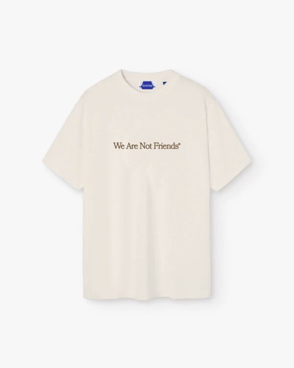 WE ARE NOT FRIENDSCamiseta"WANF Studio T-Shirt"color crudo