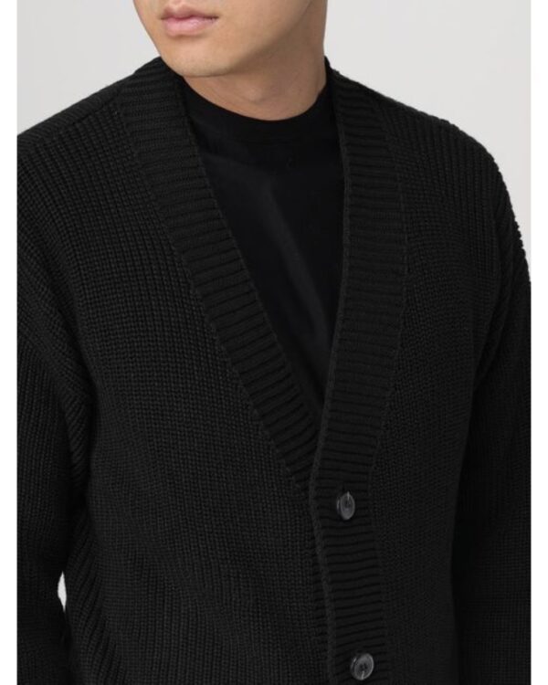 DISCLAIMER Chaqueta de punto color negro