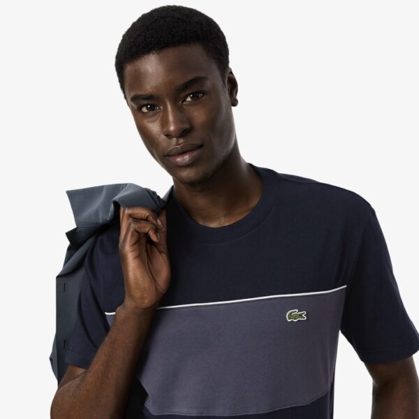 LACOSTECamiseta"Classic Fit Colorblock Cotton T-shirt"color negro-gris