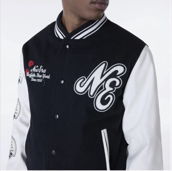 NEW ERAChaqueta"NE PATCH VARISTY NEWERA BLK"color negro