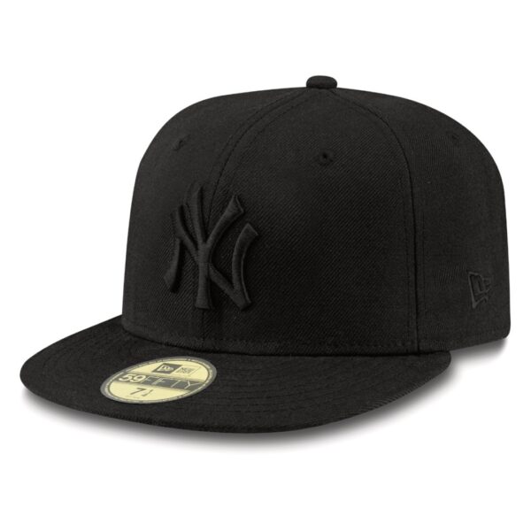 NEW ERAGorra"BLACK ON BLACK NEYYAN"color negro