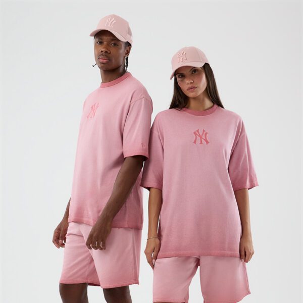 NEW ERABermudas"MLB WASHED LOGO SHORT NEYYAN PKR"color rosa