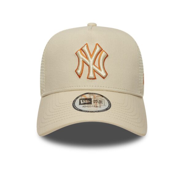 NEW ERAGorra"OUTLINE EF TRUCKER NEYYAN LTCTNO"color crudo