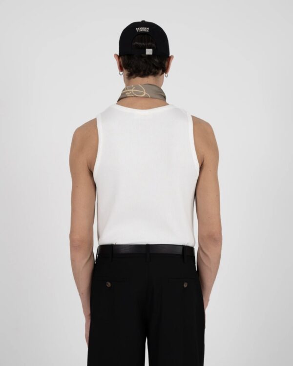 PROHIBITEDCamiseta"The Embroidery Tank Top"color blanco
