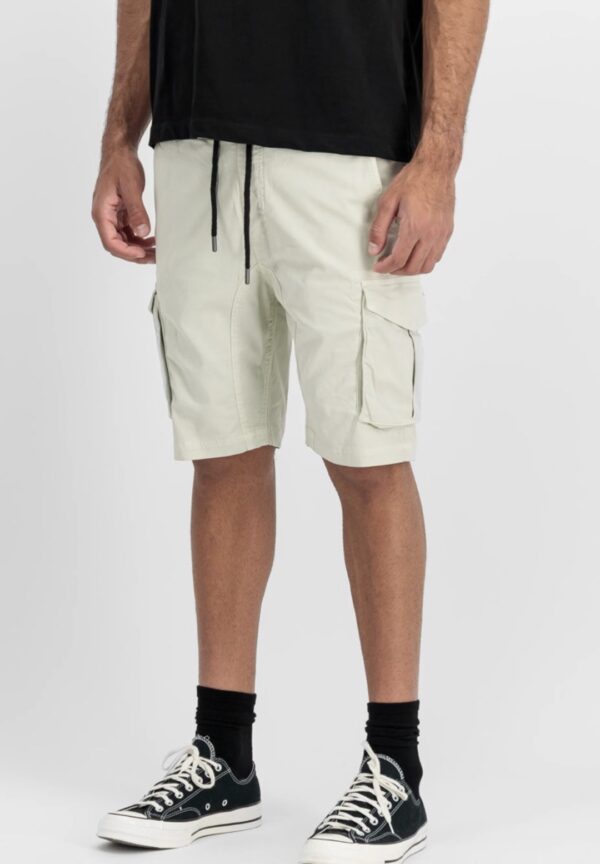 ALPHA INDUSTRIESBermudas"Cotton Twill Jogger Short"color crudo