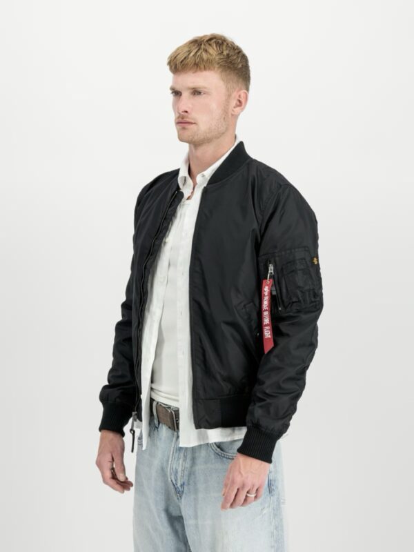 ALPHA INDUSTRIESBomber"MA-1 TT Light Bomber Jacket"color negro