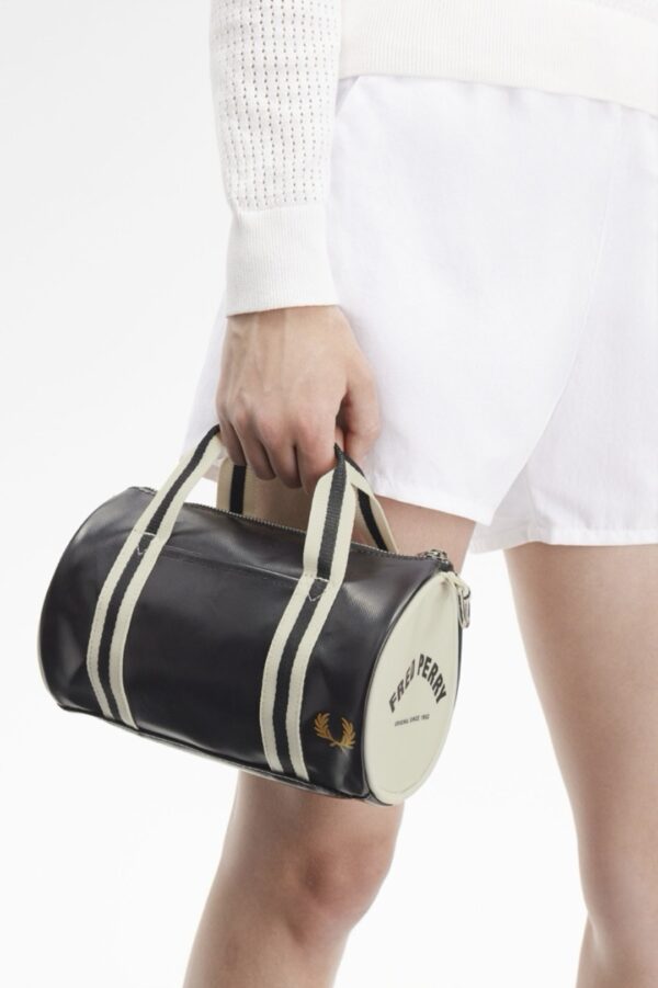 FRED PERRYBolso"CLASSIC MINI BARREL BAG"color negro