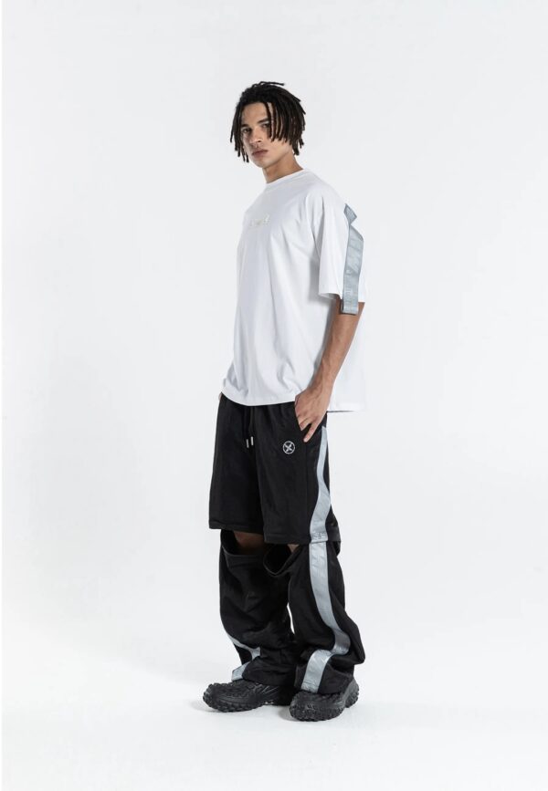 MOD WAVE MOVEMENTCamiseta"Metal Tape Detail Regular Fit Tee"color blanco