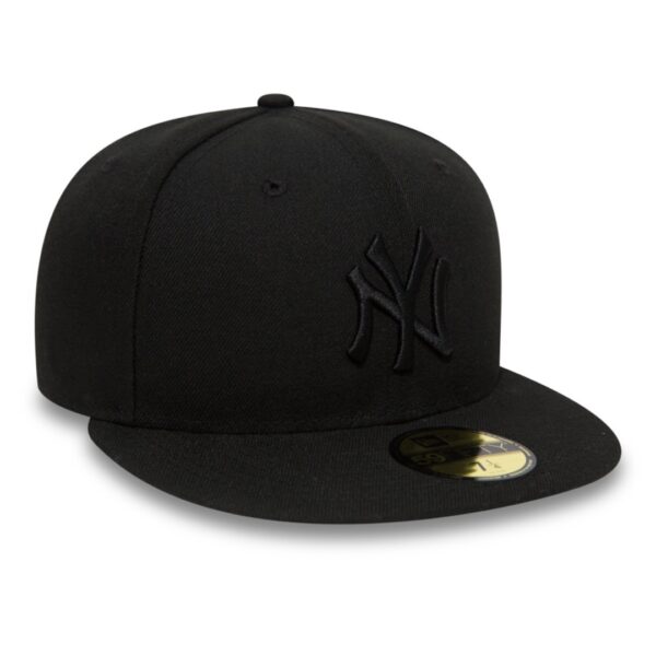 NEW ERAGorra"BLACK ON BLACK NEYYAN"color negro