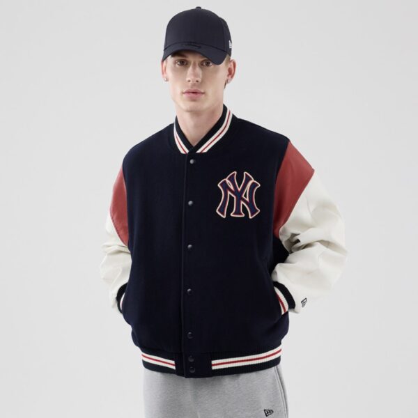NEW ERAChaqueta"MLB VARSITY JCKT NEYYAN NVY"color marino