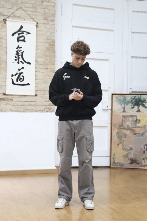 NOIR ESSENCESudadera"Ginza Hoodie"color nego