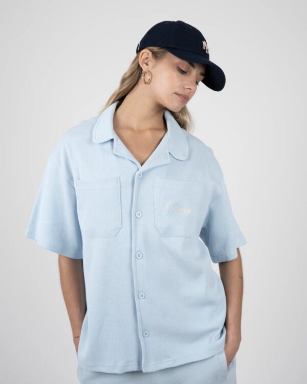 PROHIBITEDCamisa"Seaside Waffle Shirt Sky"color celeste