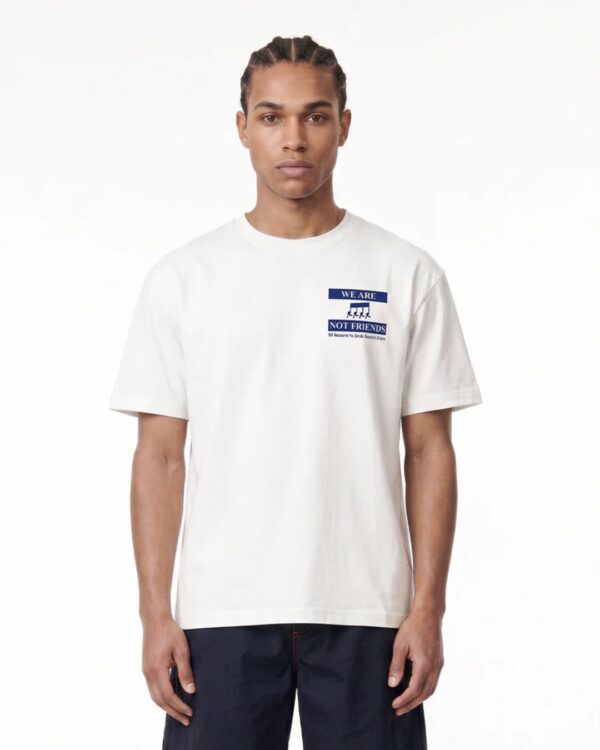 WE ARE NOT FRIENDSCamiseta"Analog Love T-Shirt"color blanco