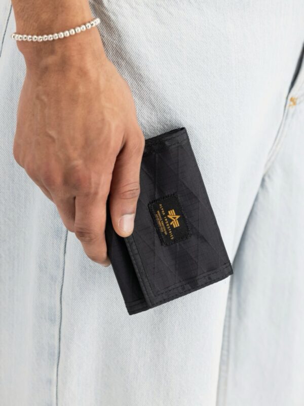 ALPHA INDUSTRIESBilletero"Combat Label Wallet"color negro