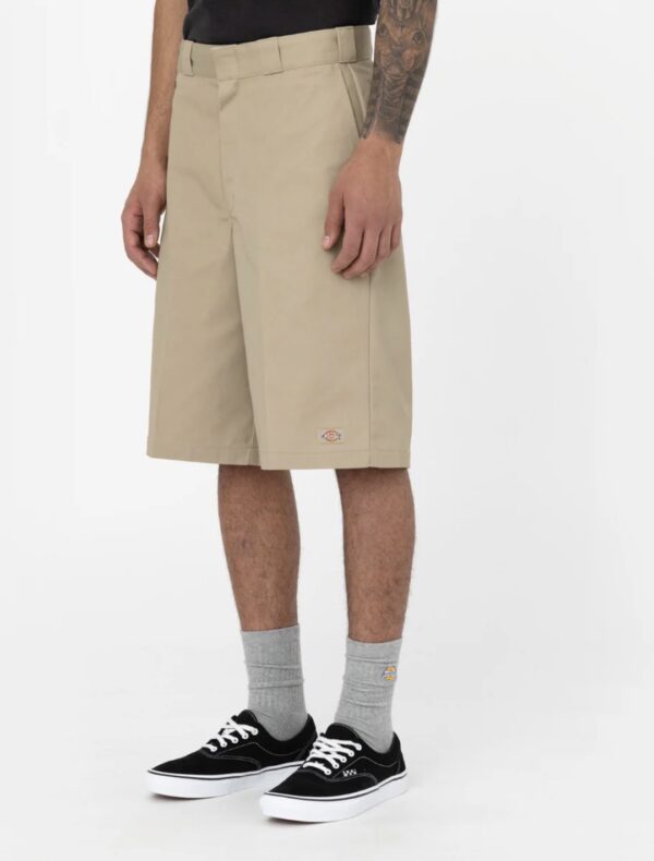 DIKIESBermudas"VERNAL 13 INCH LOOSE SHORTS"color arena