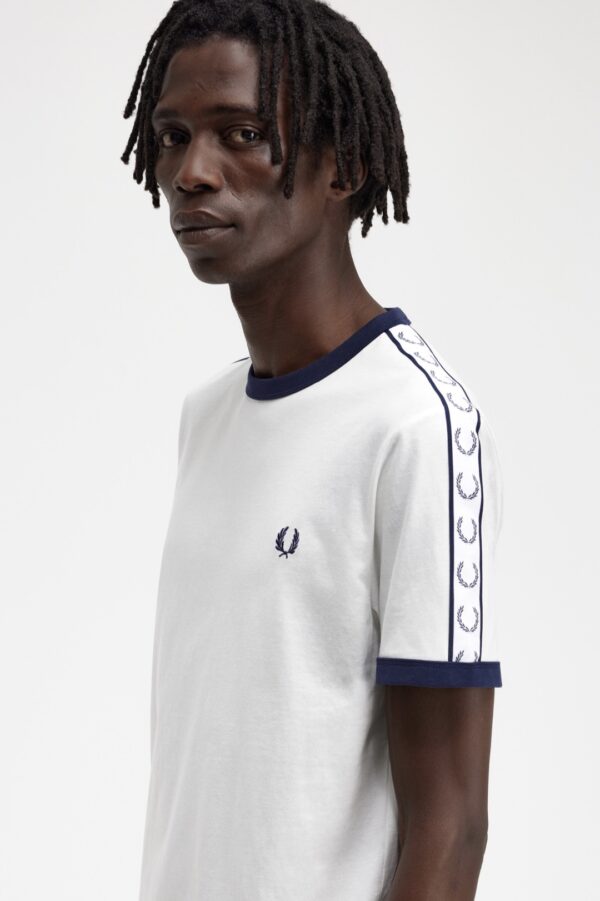 FRED PERRY Camiseta " Taped Ringer " color crudo