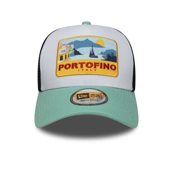 NEW ERAGorra"NE LOCATION PATCH TRUCKER NEWERA GRC"color verde
