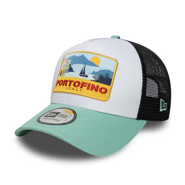 NEW ERAGorra"NE LOCATION PATCH TRUCKER NEWERA GRC"color verde