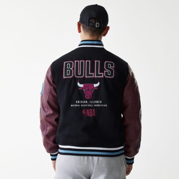 NEW ERAChaqueta"NBA PATCH VARSITY CHIBUL BLK"color negro