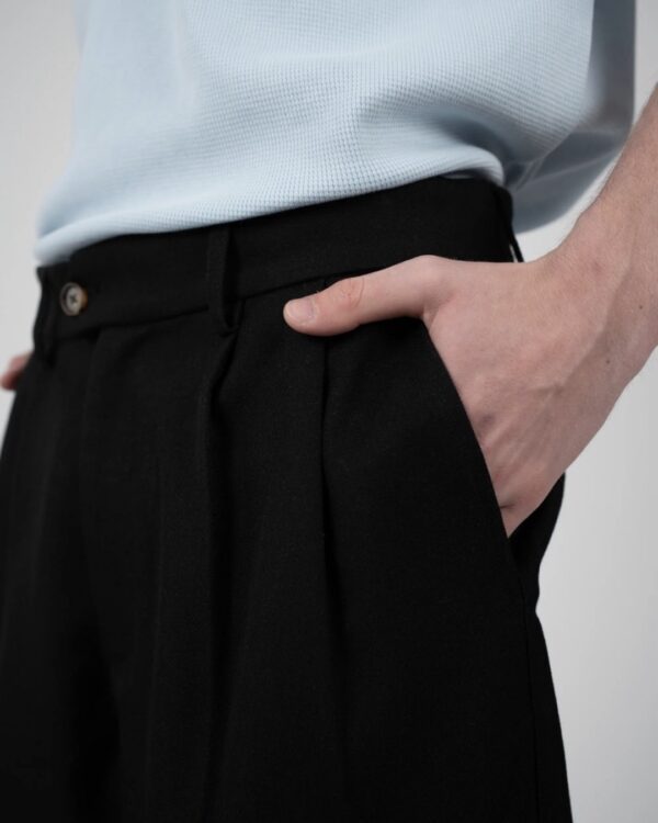 PROHIBITEDBermudas"Newport Pleated Shorts"color negro