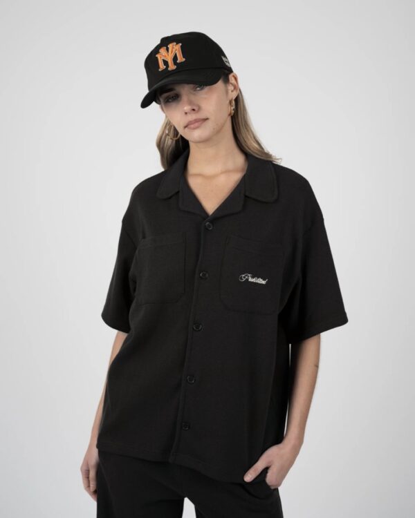 PROHIBITEDCamisa"Seaside Waffle Shirt"color negro