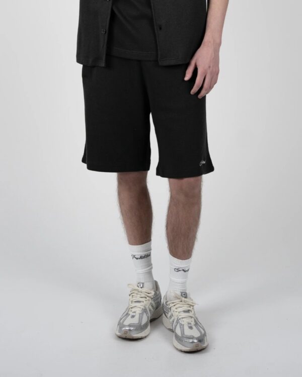 PROHIBITEDBermudas"Seaside Waffle Shorts"color negro