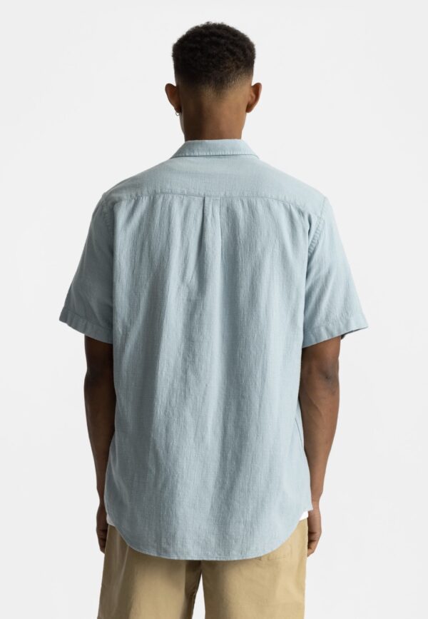REVOLUTION Camisa "Short-sleeved Cuban Shirt" color celeste