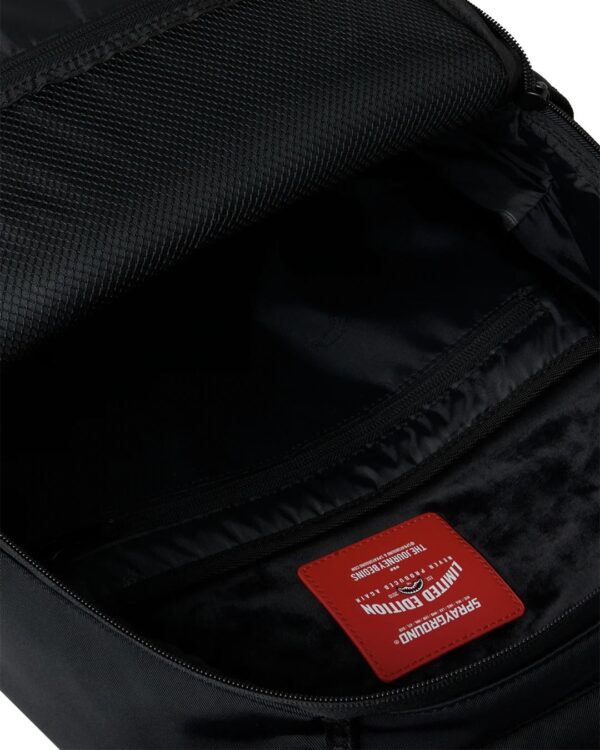SPRAYGROUNDMochila"SHARK CENTRAL BLACKED OUT EMBOSSED NYLON BACKPACK"