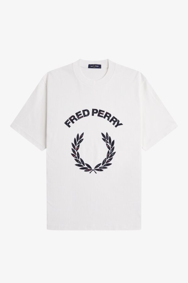 FRED PERRYCamiseta"FP TARTAN APPLIQUE T-SHIRT"color crudo