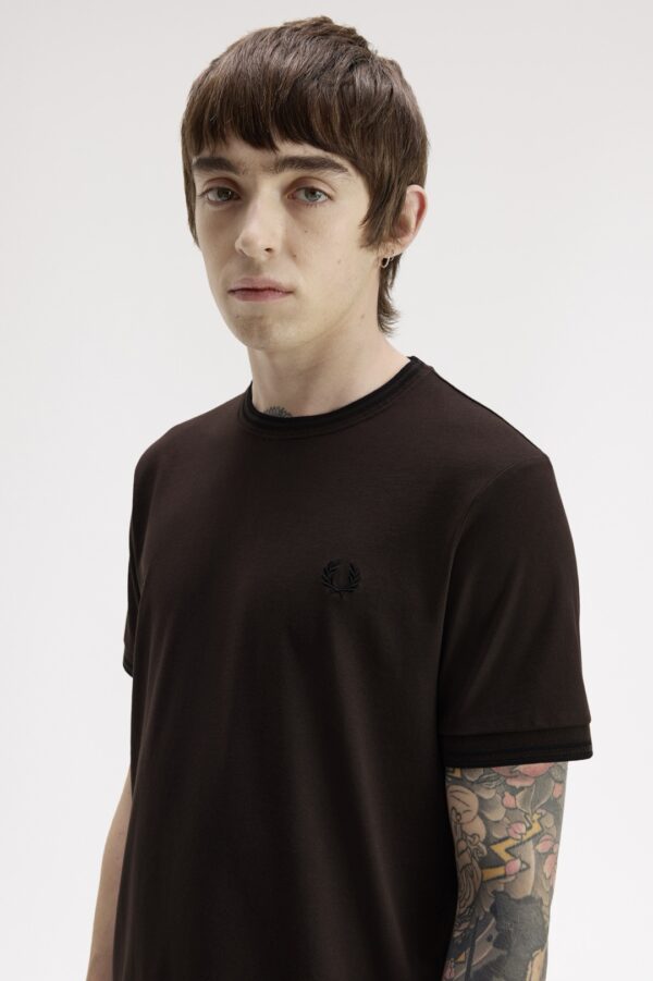 FRED PERRYCamiseta"Twin Tipped"color marron