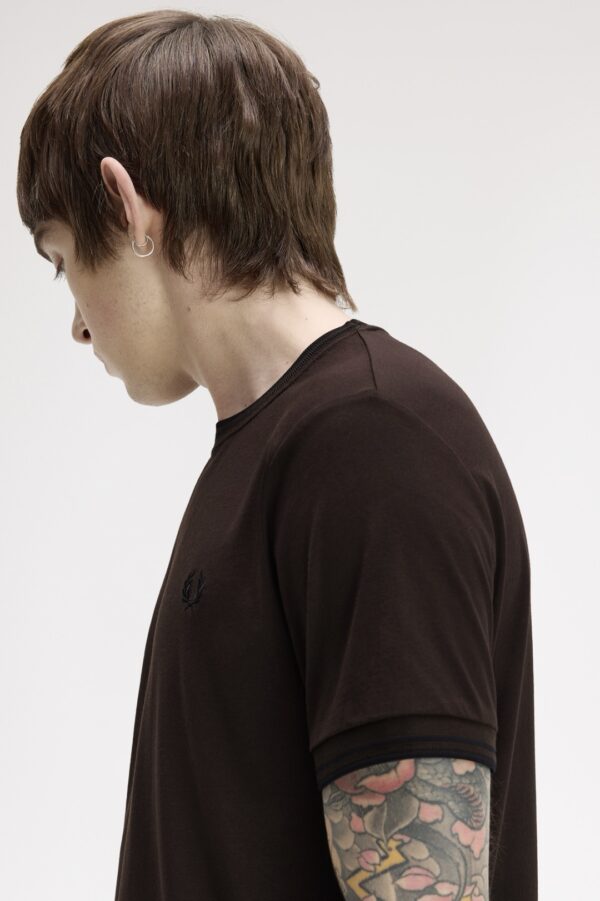 FRED PERRYCamiseta"Twin Tipped"color marron