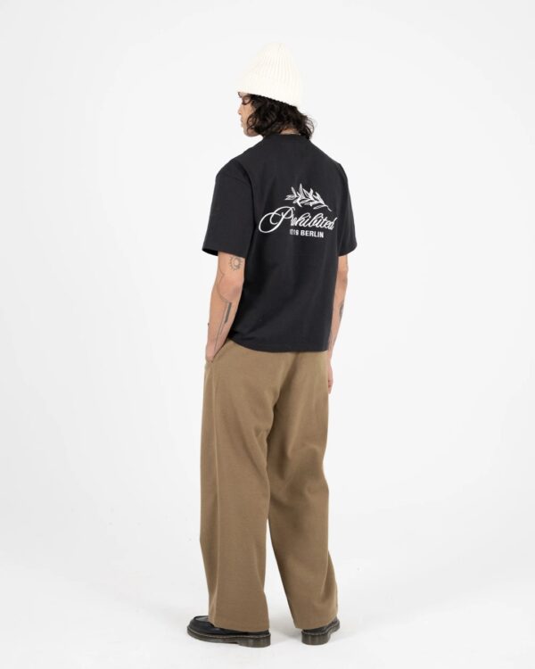 PROHIBITEDCamiseta"PB Leaf Tee black"color negro